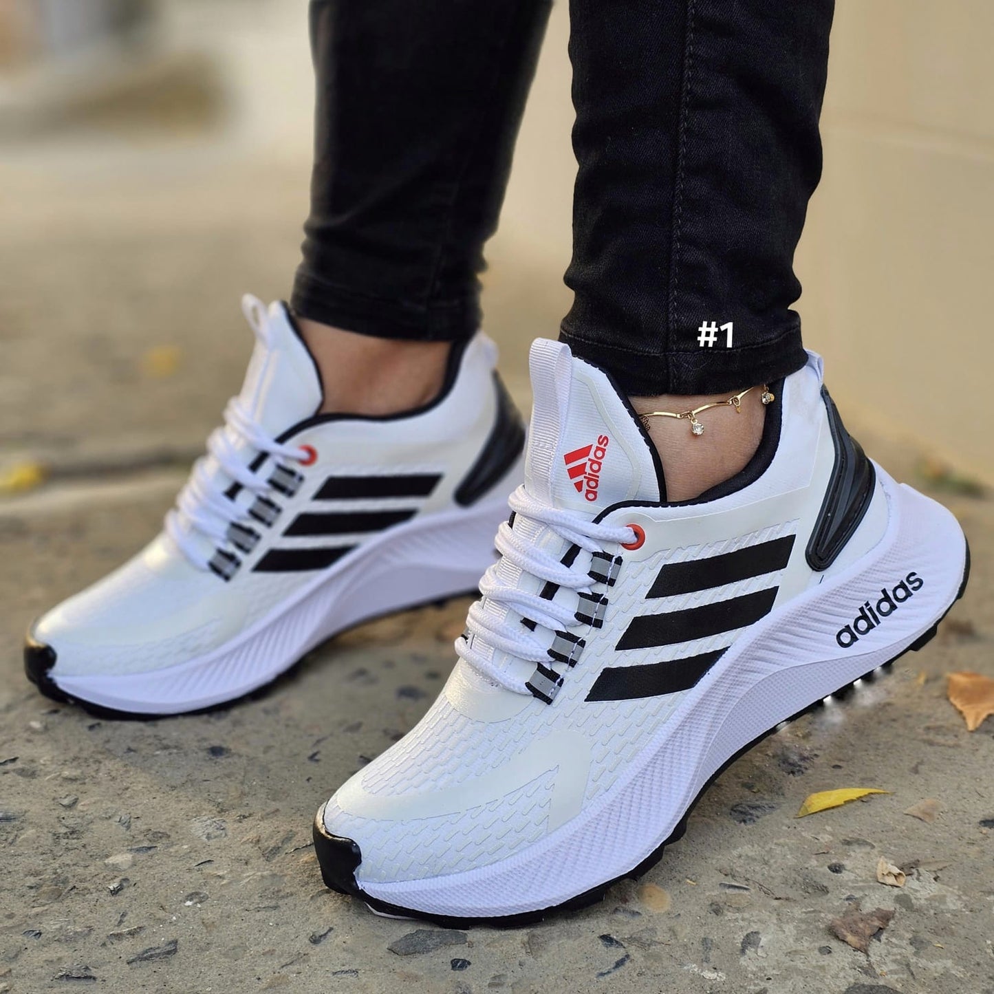 ADIDAS VICKY